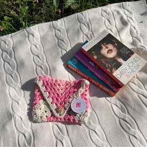 Pink and Cream Kindle Crochet Sleeve!